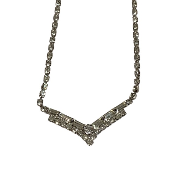 Jewelry - Vintage Rhinestone V Necklace Chevron Tennis Style Silver Tone Sparkle